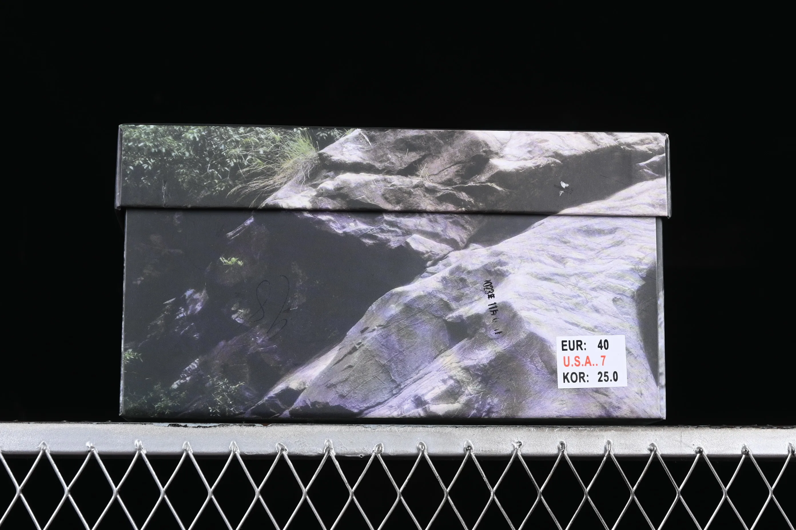All Categories Nk SB Dunk Series Nk SB Dunk Low Low-top sneakers Nk Dunk Low Panda Prank-Jungle Crossing Crossing the Mountain to Enjoy Yourself Mountain Color SB Strap Low-top Casual Shoes FD0831-002